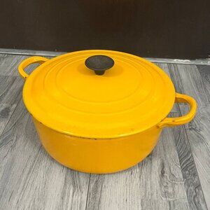 COPY - Le Creuset Sz D Dutch Oven Yellow Color Made In France Vintage